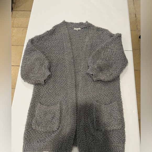 FRNCH Paris Eyelash Two Pocket Gray
Cardigan Size M/L - Picture 5 of 12